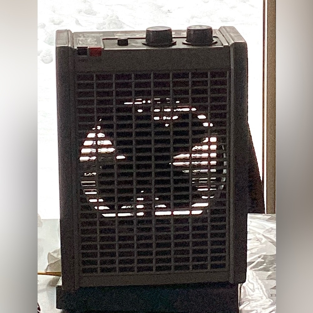 Duracraft Portable Fan Heater  VNC